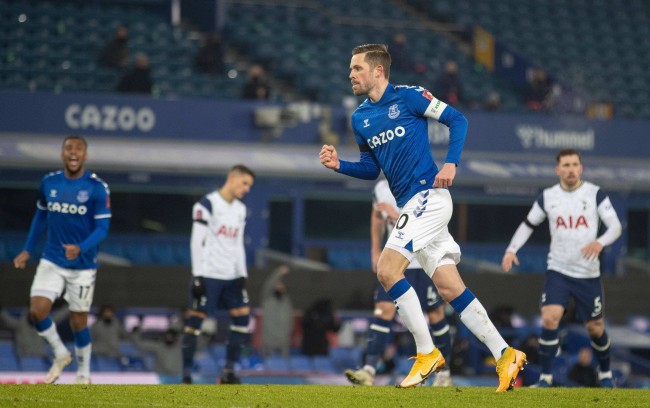 步行者似乎 步行者似乎